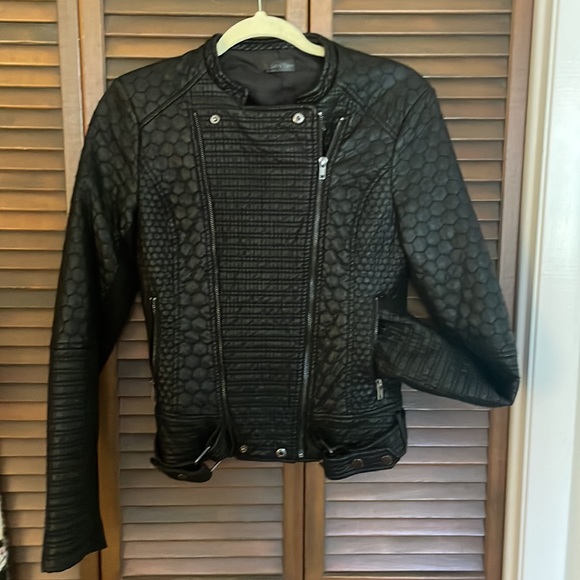 Embossed leather jacket - Picture 3 of 6